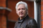 Mes vis dar tikime, kad Julian Assange gyvas.